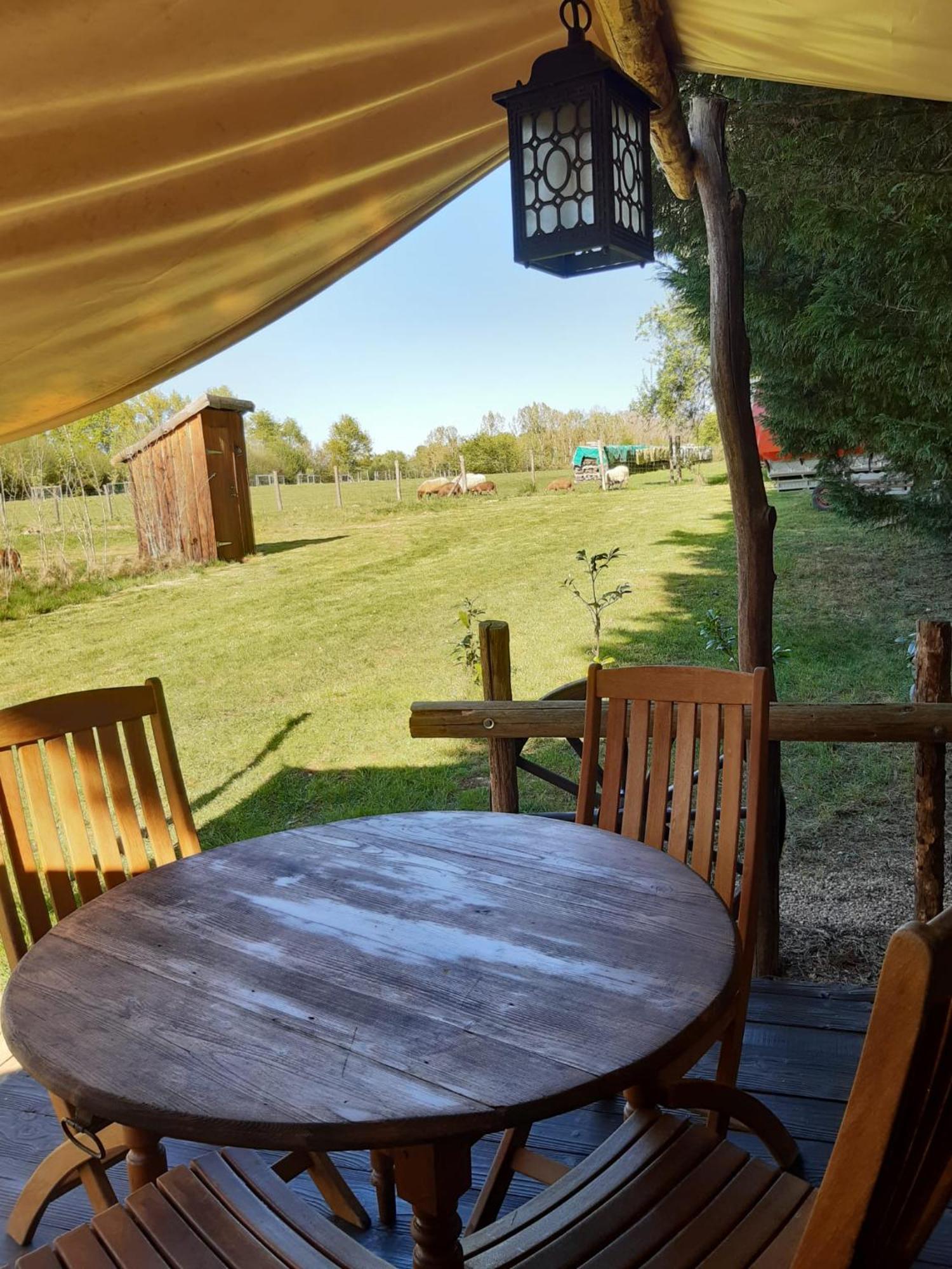 Tente Trappeur Ada, Au Jardin De La Vouivre Saint-Vincent-en-Bresse المظهر الخارجي الصورة